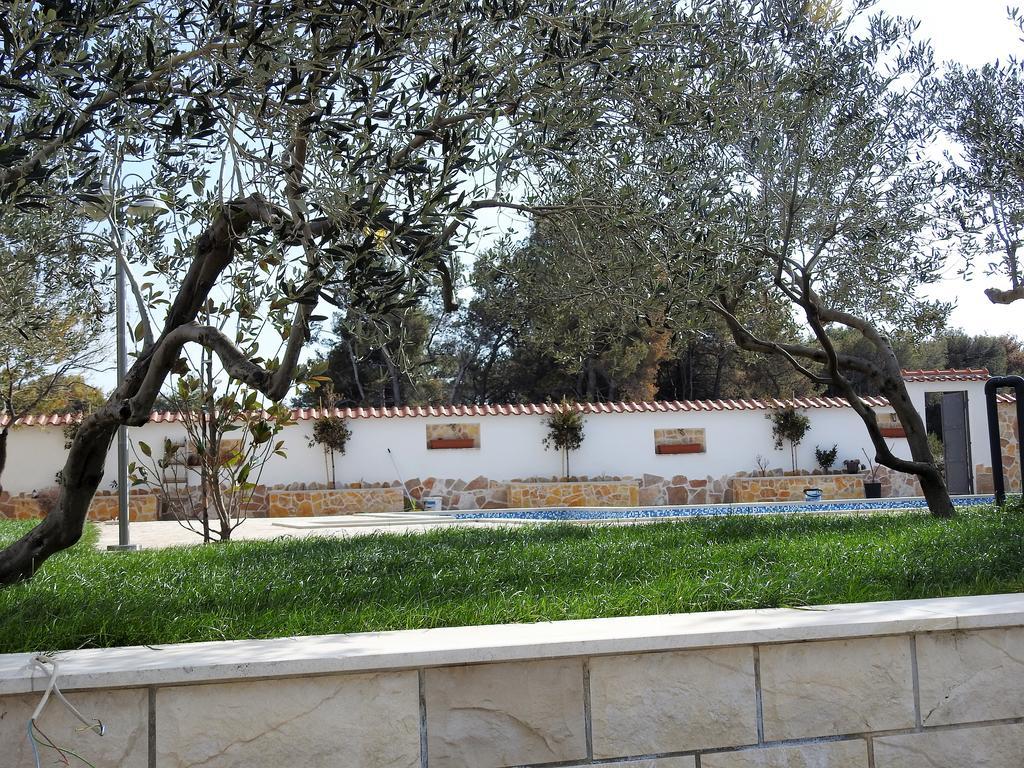 Apartments Villa Barbara Sumartin Luaran gambar